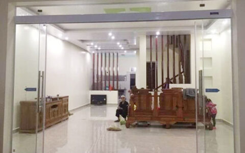 Cửa kính lùa trượt treo 13 tại hải phòng