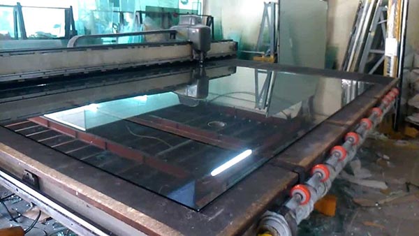 kính cường lực có cắt được không