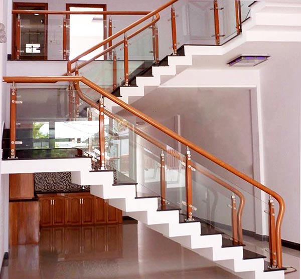 Lan can cầu thang kính giá rẻ tại Hải Phòng