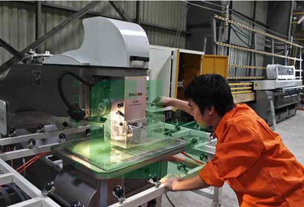 quy trình cắt kính cường lực