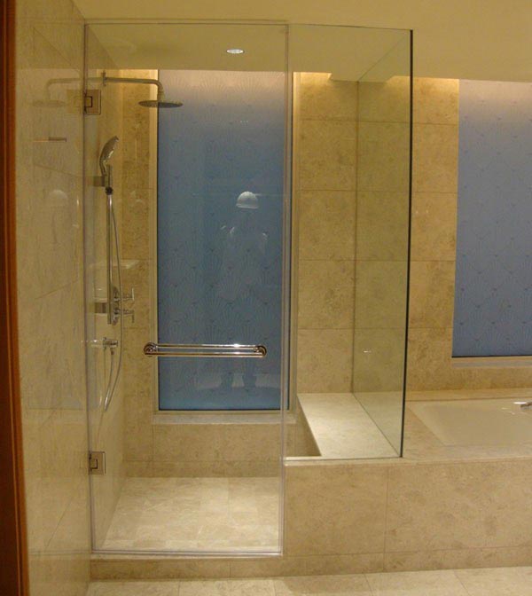 Tổng hợp mẫu phòng tắm kính nổi bật nhất