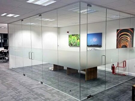 nên lựa chọn loại kính cường lực nào tốt nhất