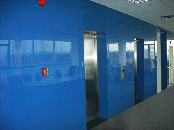 kính màu ốp thang máy độc đáo