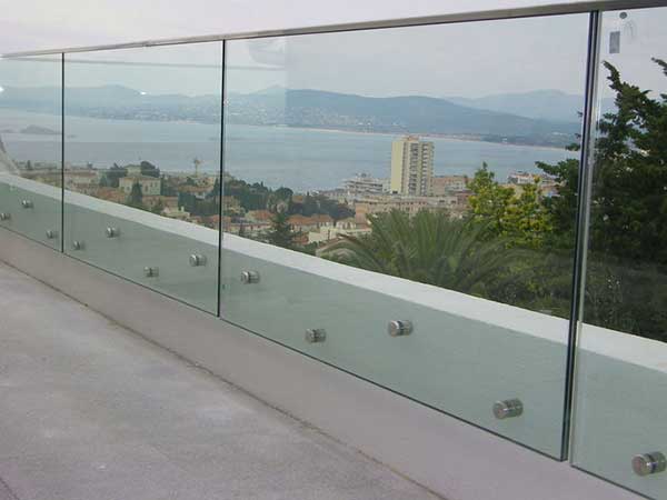 báo giá lan can kính cường lực