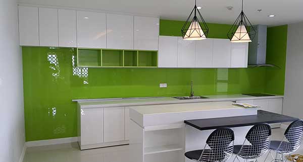 kính màu ốp bếp cường lực