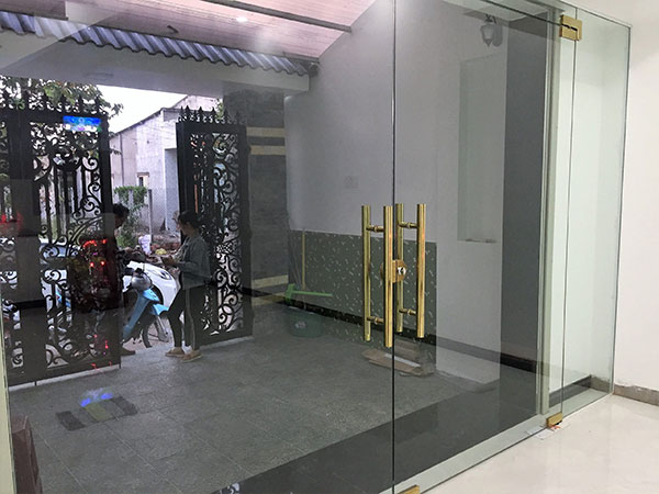 Chuyên thi công cửa kính cường lực tại Quảng Ninh