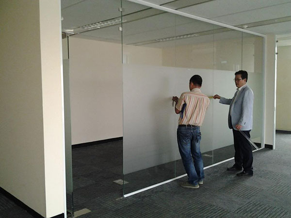 Sửa cửa kính cường lực tại Thủy Nguyên